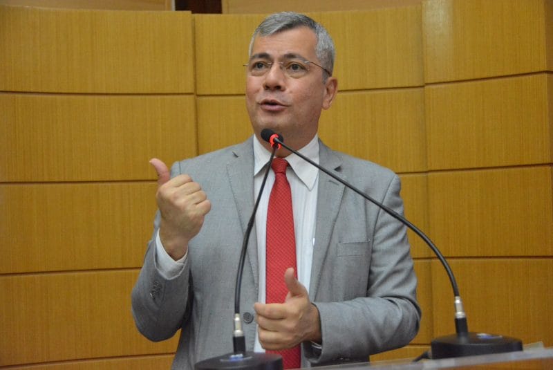 Governo federal quer atrasar o país com desvinculação de receitas diz Iran Barbosa 1