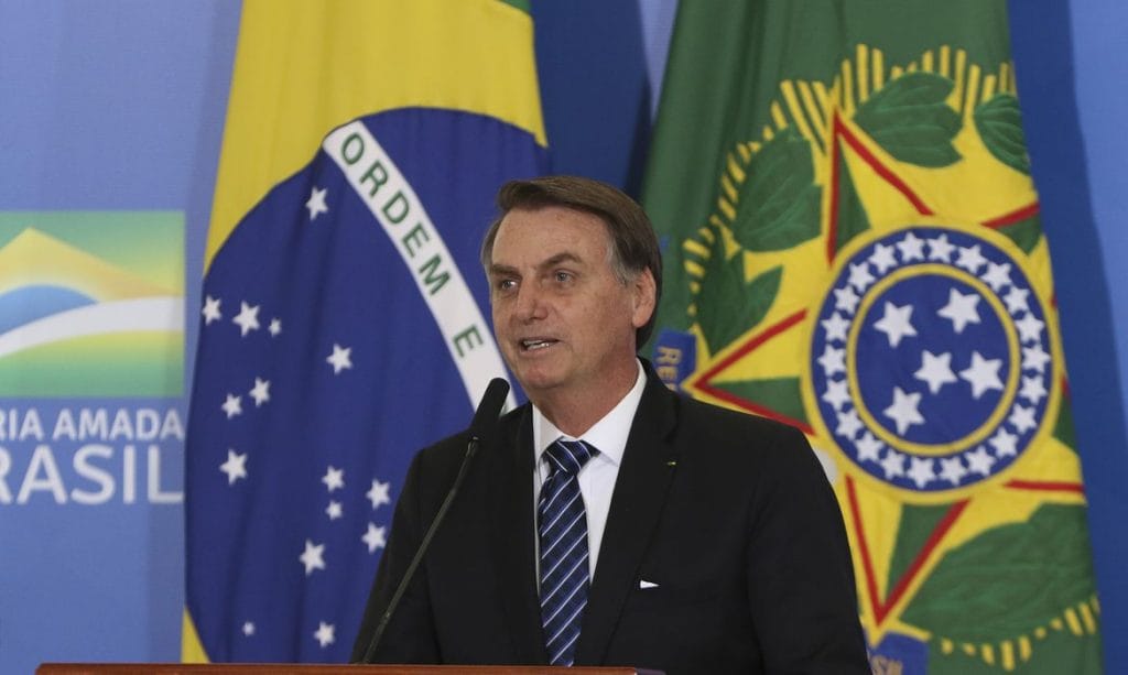 Governo zera imposto de importação de medicamentos contra a covid 19