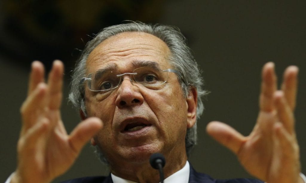 Guedes atribui alta do dólar a ‘frisson’ provocado pela imprensa