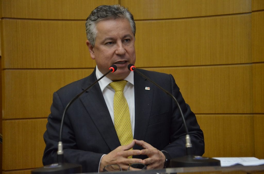 Henri Clay afirma que pode abrir mão de candidatura à prefeitura de Aracaju