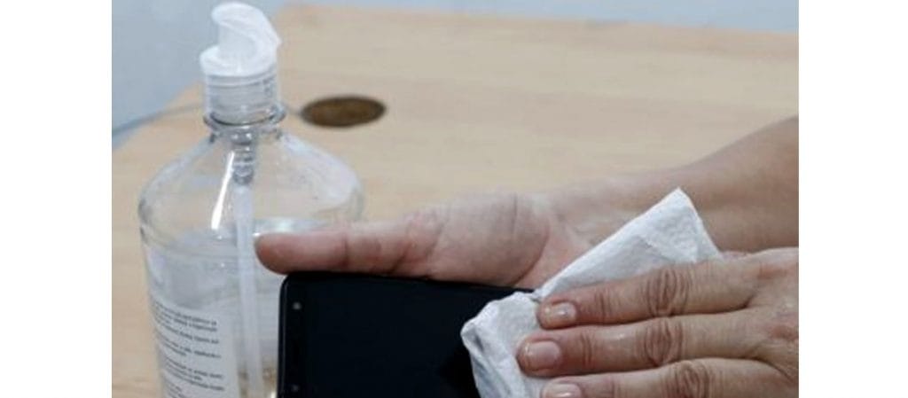 Higienização das mãos e de aparelho celular pode evitar contágio do Covid 19