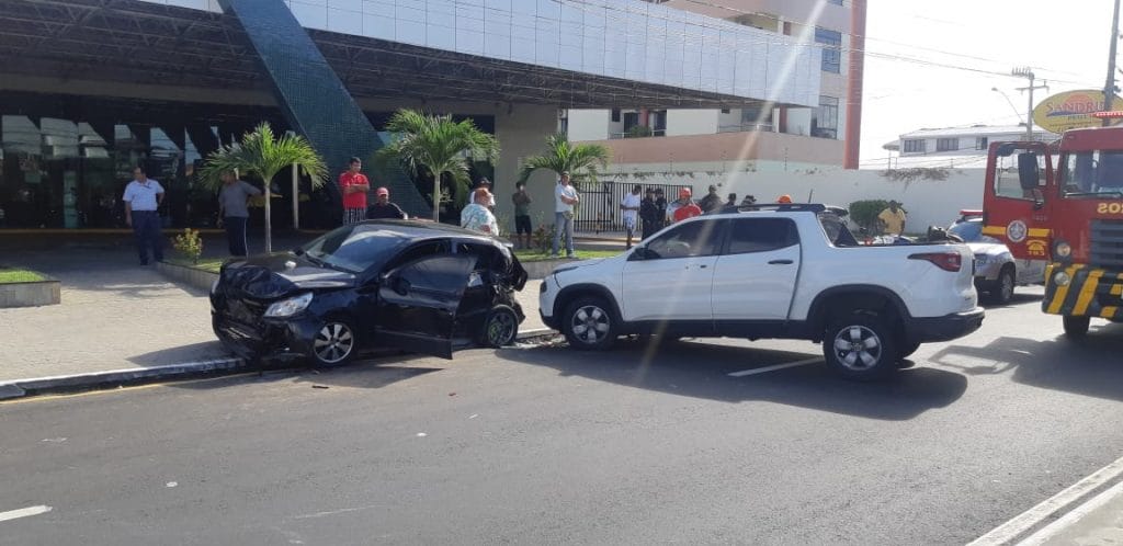 Homem fica gravemente ferido após acidente envolvendo vereador de Aracaju
