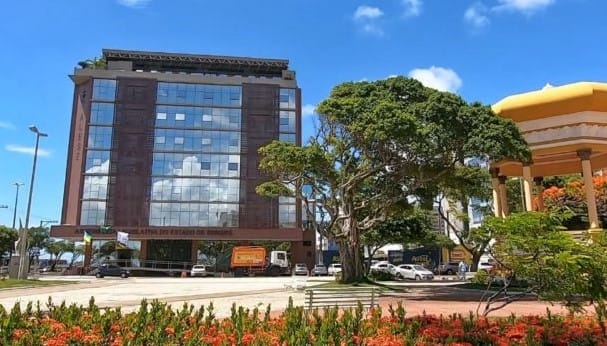Homenagem à PMSE e reunião com presidente do Banese confira agenda da semana na Alese