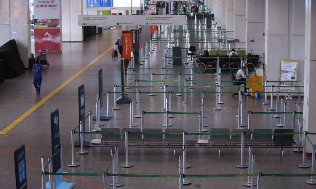 Intercambista poderá remarcar viagem sem custo