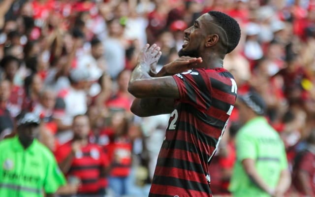 Jardineiro cobra R 180 mil de volante do Flamengo