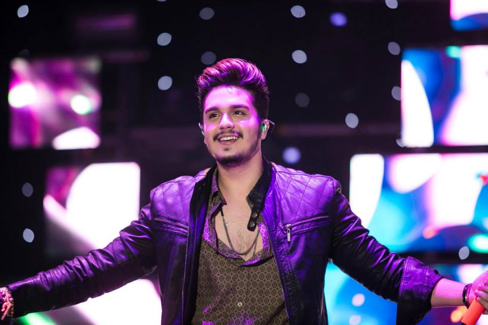 Luan Santana diz estar com sintomas similares ao do coronavírus assista