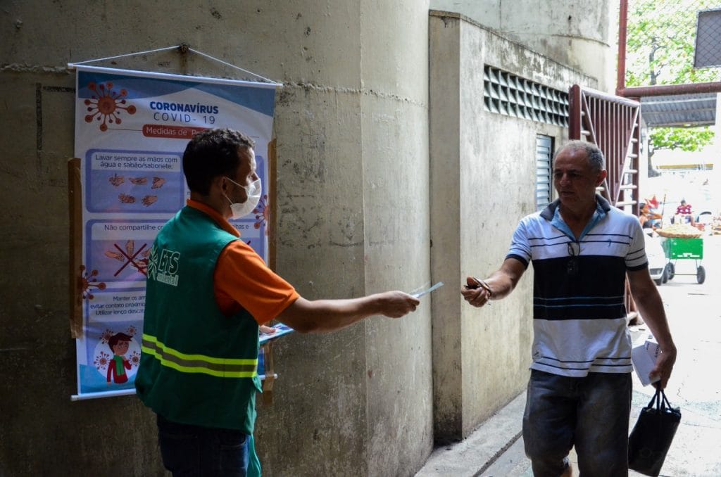 Medidas para evitar aglomerações nos mercados municipais são adotadas em Aracaju