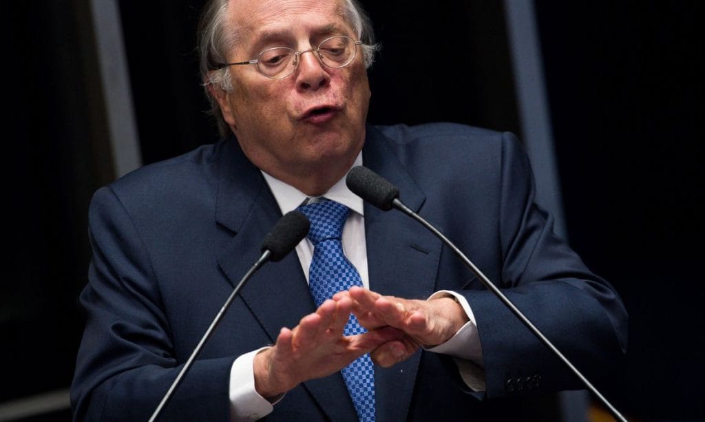 Miguel Reale defende que Bolsonaro deve passar por uma avaliação de sanidade mental