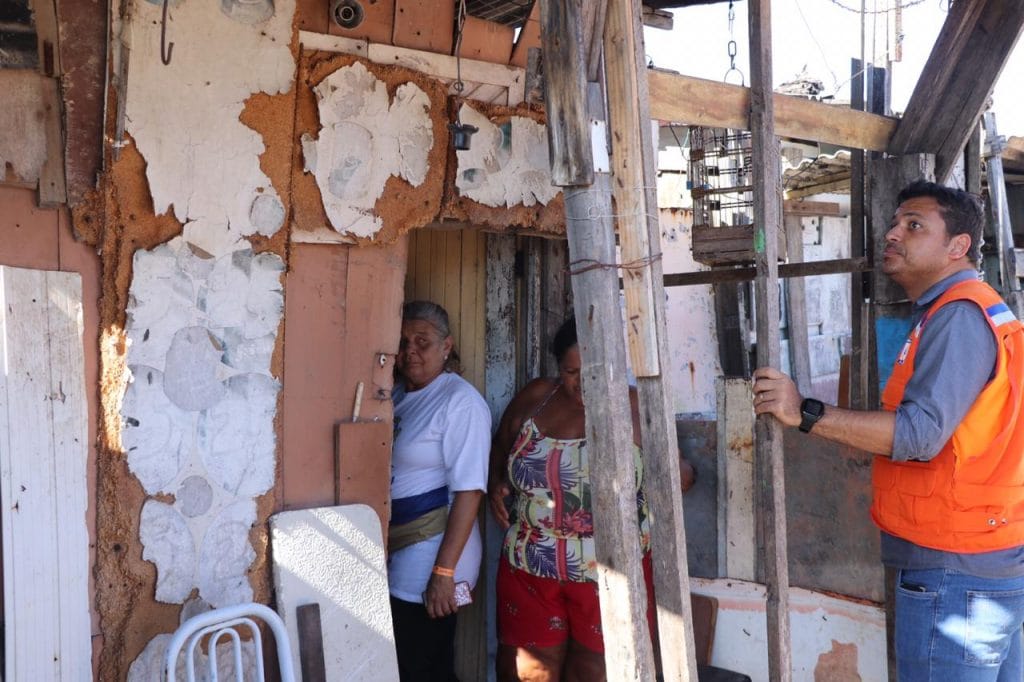 Moradores sofrem com impacto da alta de maré em Aracaju1