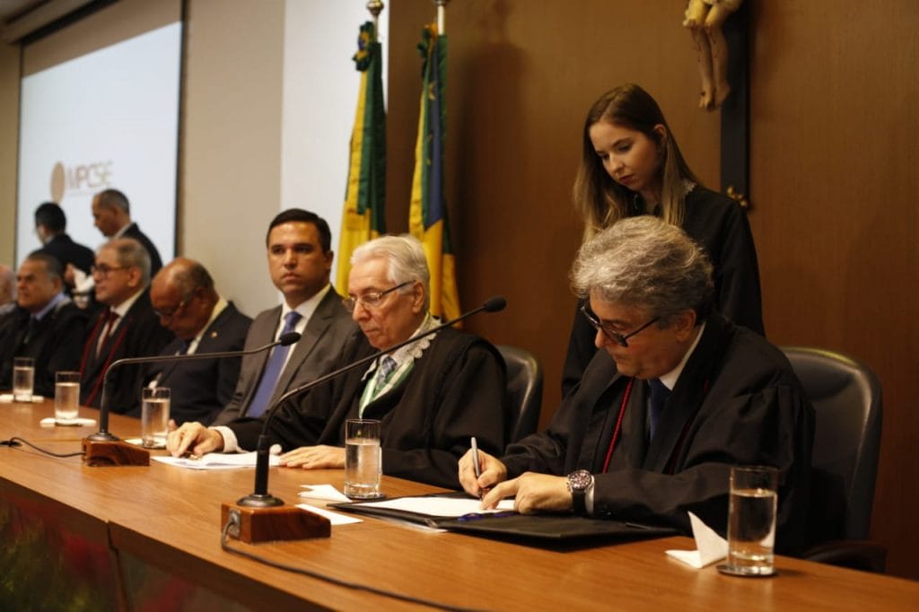 Novo procurador geral do MP de Contas de Sergipe é empossado
