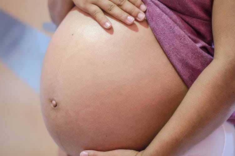 Obstetra orienta gestantes e puérperas para prevenção ao Covid 19