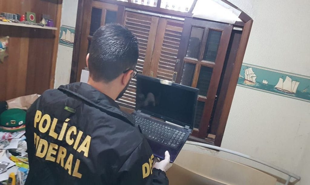 PF faz ação contra mães acusadas de partilhar material de exploração sexual infantil