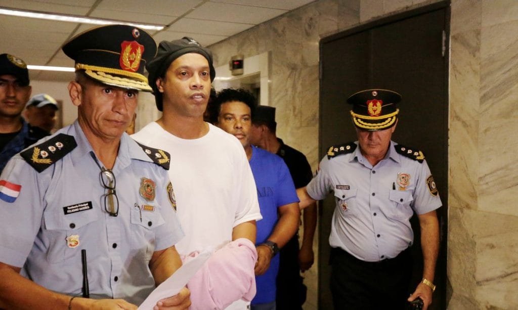 Paraguai investiga participação de Ronaldinho em organização criminosa e lavagem de dinheiro