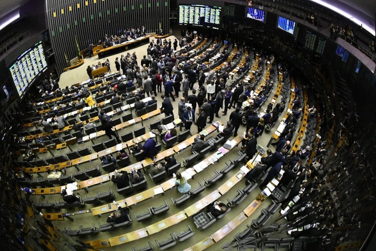 Parlamentares poderão redirecionar até R 8 bi no Orçamento para combate ao coronavírus