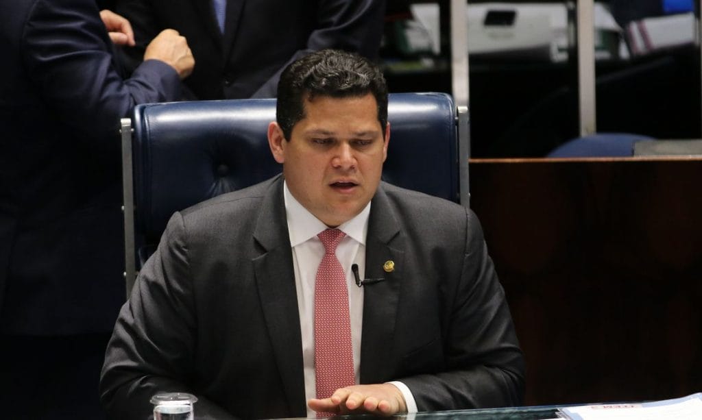 Presidência do Senado diz que Davi Alcolumbre contraiu coronavírus 2