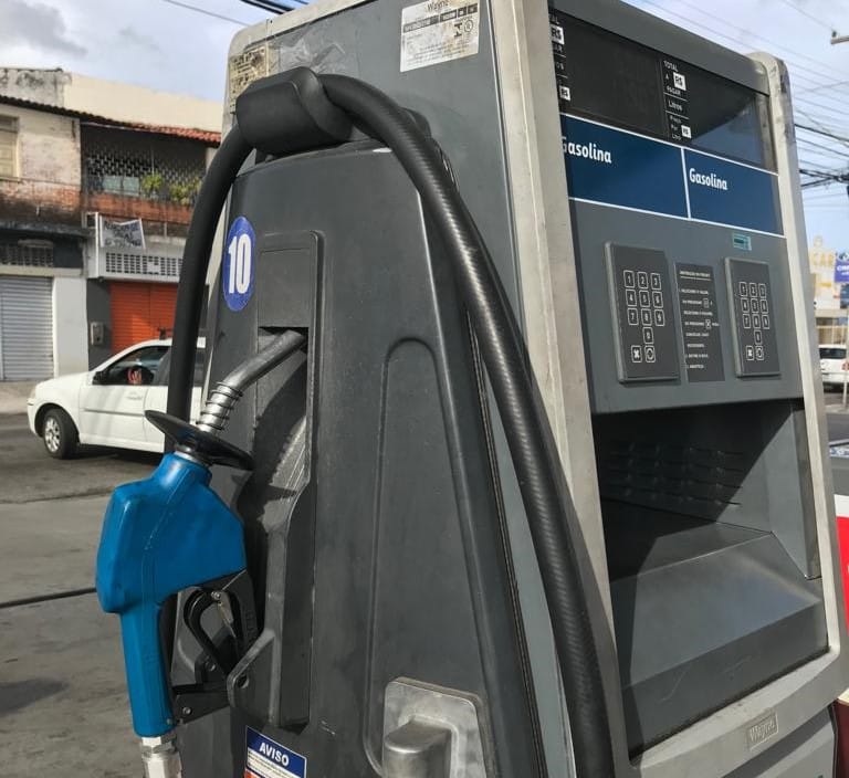 Procon divulga pesquisa de preço de combustíveis em Aracaju