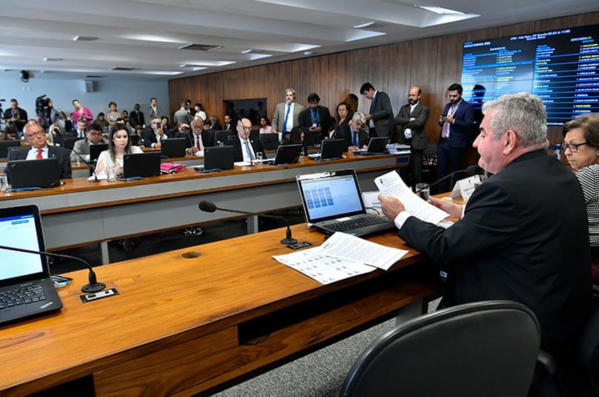 Página de ataque a adversários de Bolsonaro foi editada em computadores do Senado diz jornal