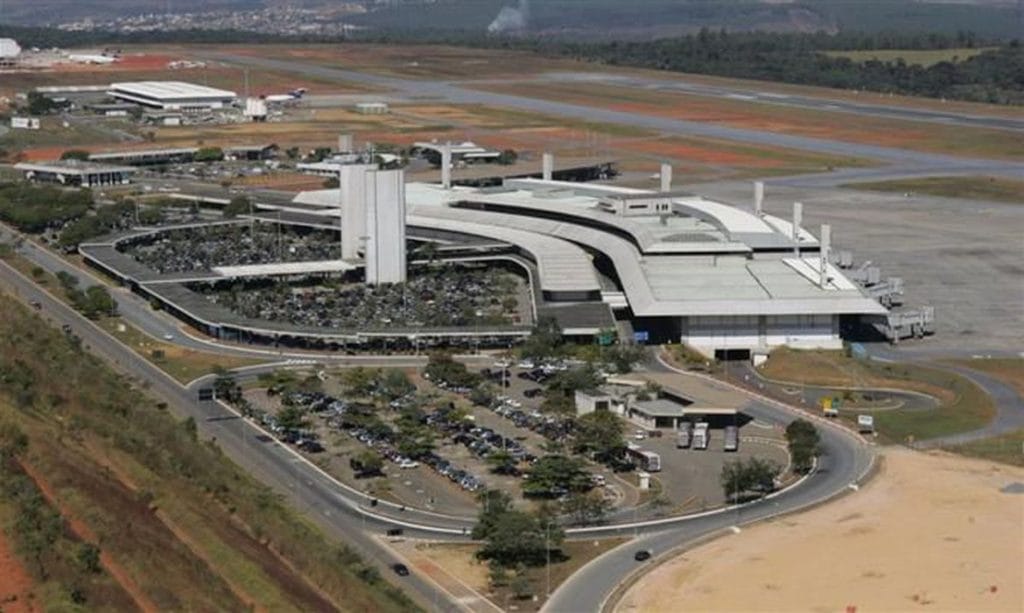 Sétimo voo com 55 brasileiros deportados dos Estados Unidos chega ao País