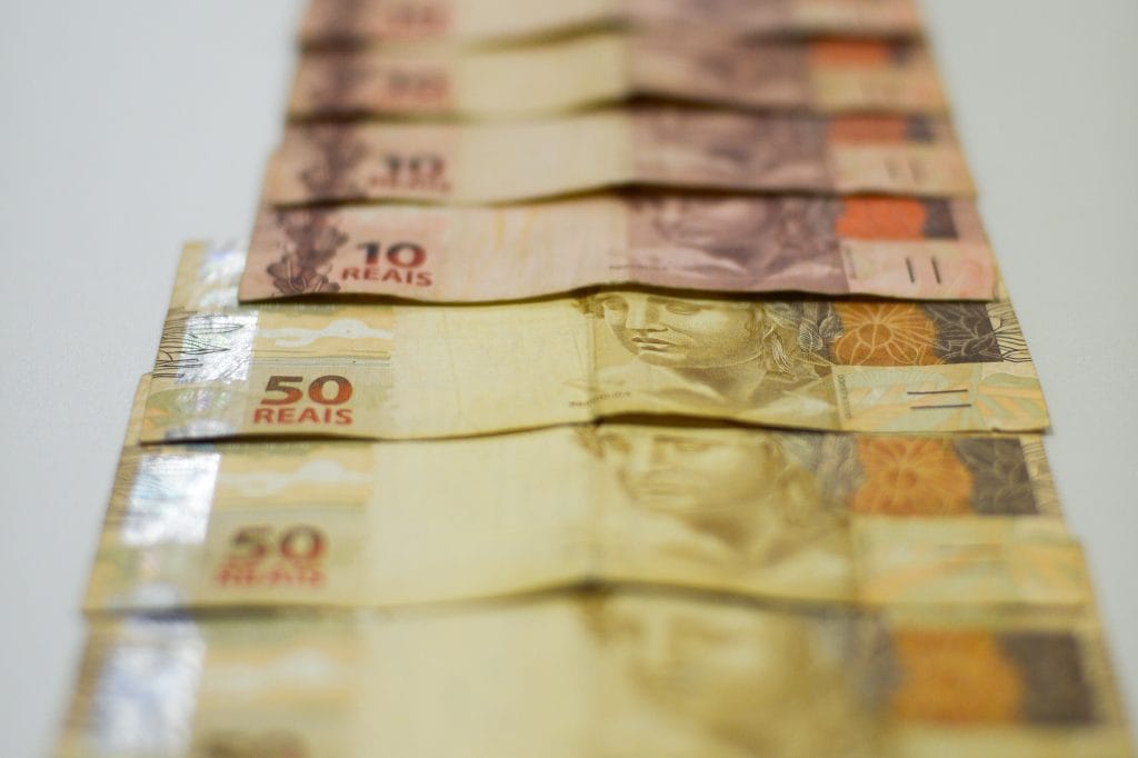 Tesouro Nacional projeta déficit primário próximo a R 400 bilhões após coronavírus