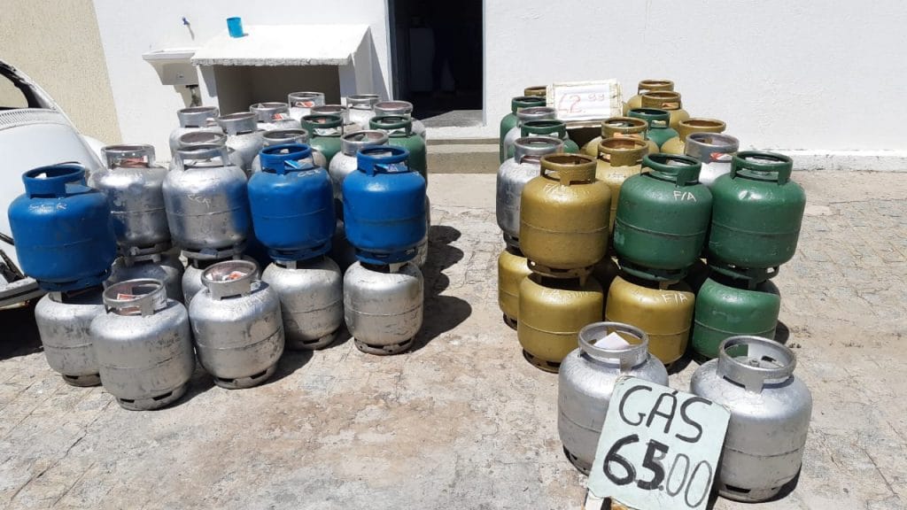 Três são presos em operação contra venda clandestina de gás de cozinha em Socorro