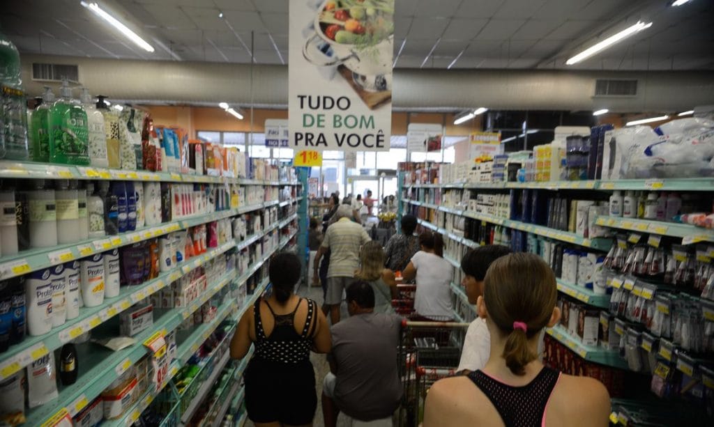 69 preveem que vão perder renda na crise diz Datafolha