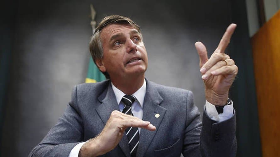 Após pedido de Bolsonaro Exército já fez 22 milhões de comprimidos de cloroquina