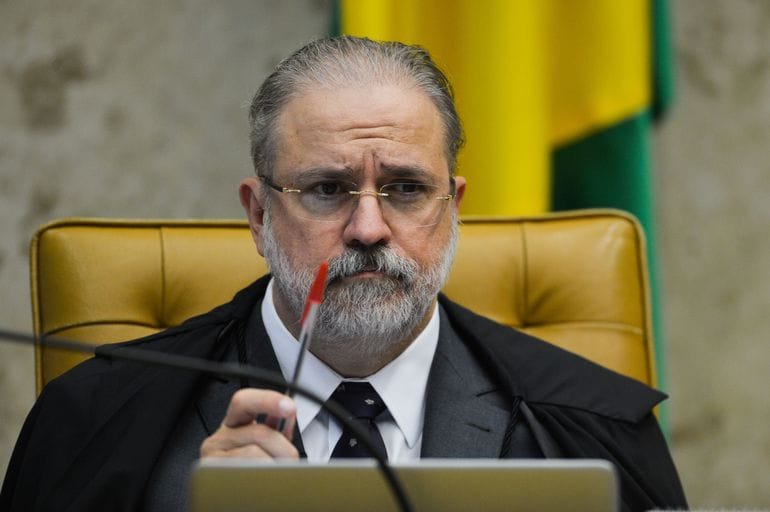 Aras pede abertura de inquérito ao STF para investigar manifestações pró intervenção militar
