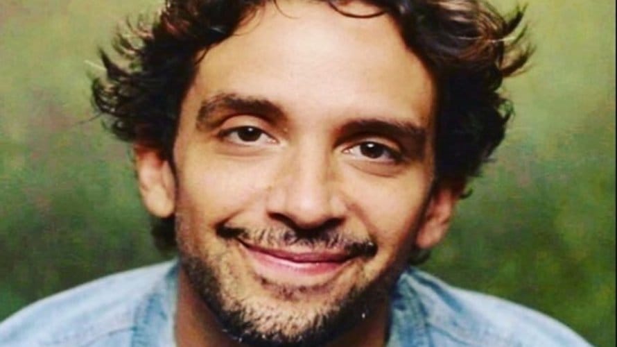 Ator tem perna amputada após complicações por coronavírus