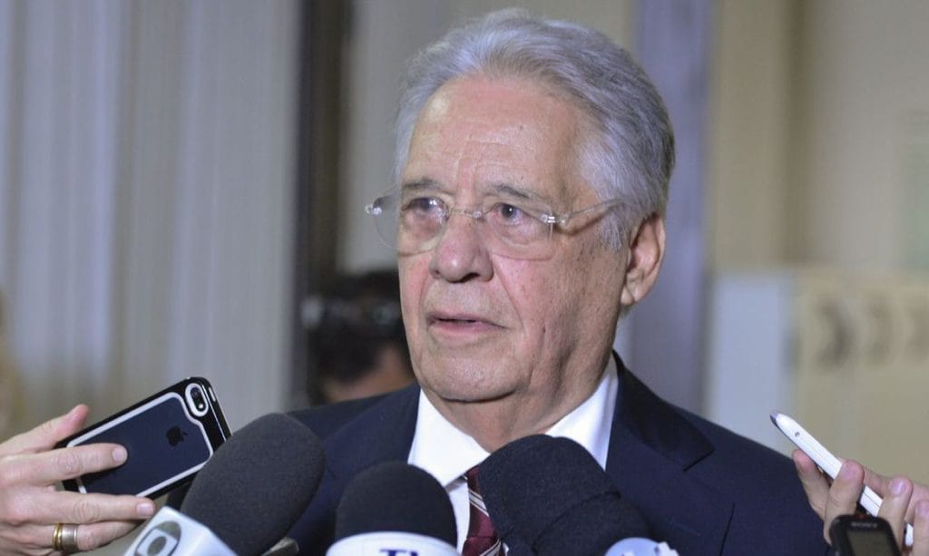 Aumento dos militares nos altos cargos demonstra fraqueza política diz FHC