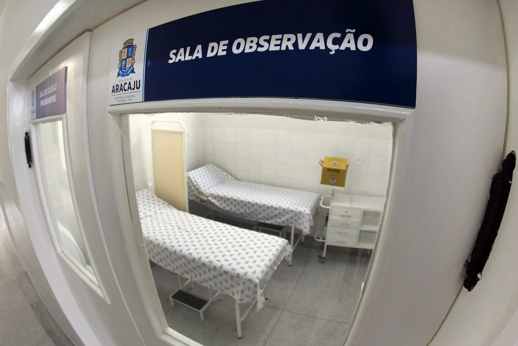 Covid 19 Emília Corrêa denuncia colocação de médicos especialistas na linha de frente prefeitura esclarece