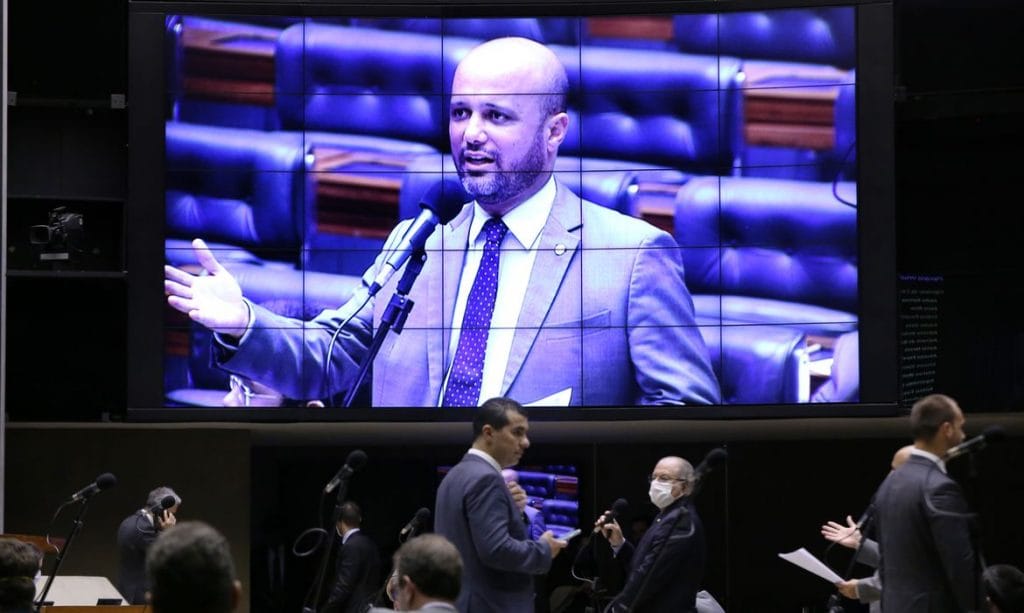 Câmara aprova PEC do Orçamento de Guerra texto segue para Senado