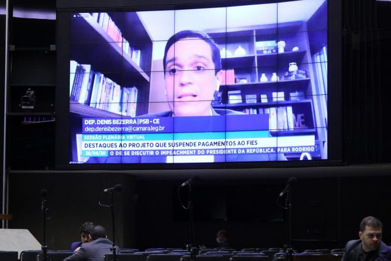 Câmara aprova suspensão de dívidas de estudantes com o Fies por 60 dias