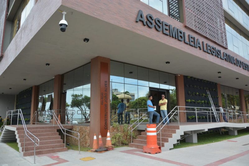 Deputados recebem da Alese mais de R 13 milhão em ressarcimento