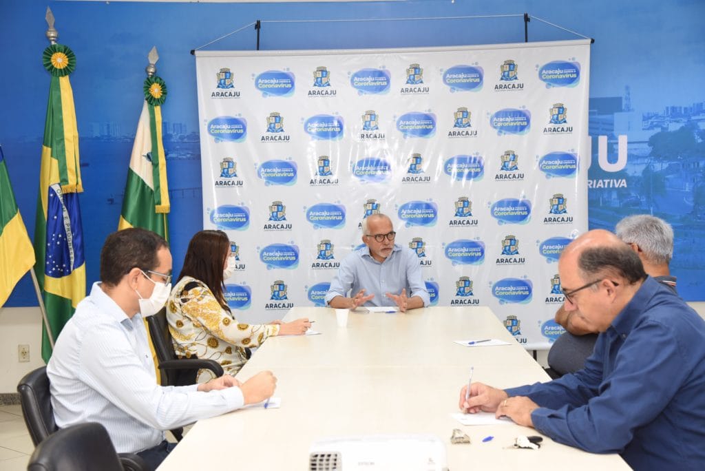 Edvaldo Nogueira e entidades da Saúde avaliam impacto de medidas de isolamento social em Aracaju