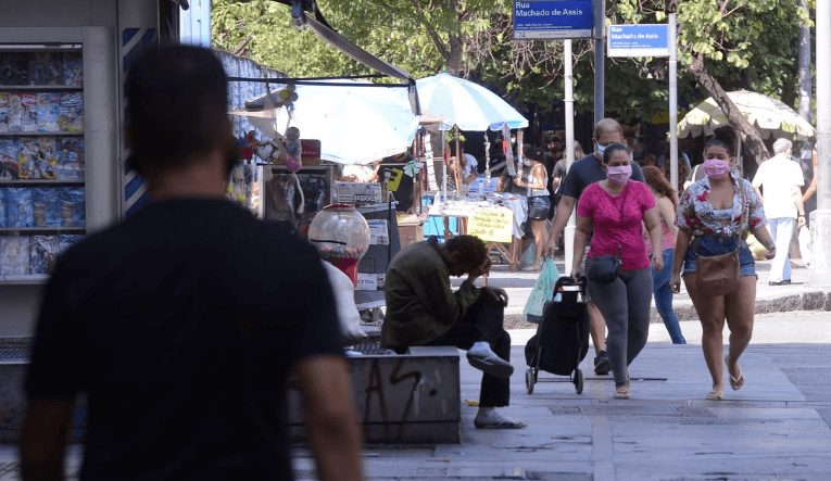 Em 24 horas país tem 33 mil novos casos e 189 mortes por covid 19