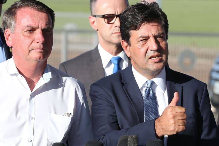 Furioso com Bolsonaro Mandetta precisou ser acalmado por amigos diz revista