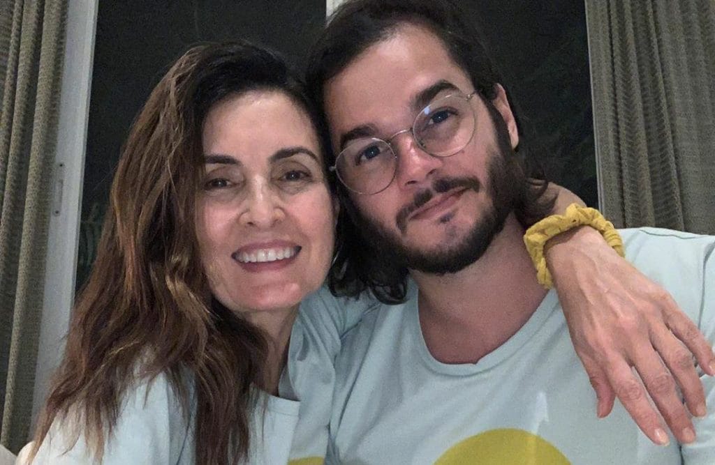 Fátima Bernardes troca o nome do namorado pelo do ex William Bonner veja vídeo