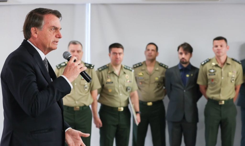 MPF aponta interferência de Bolsonaro no Exército