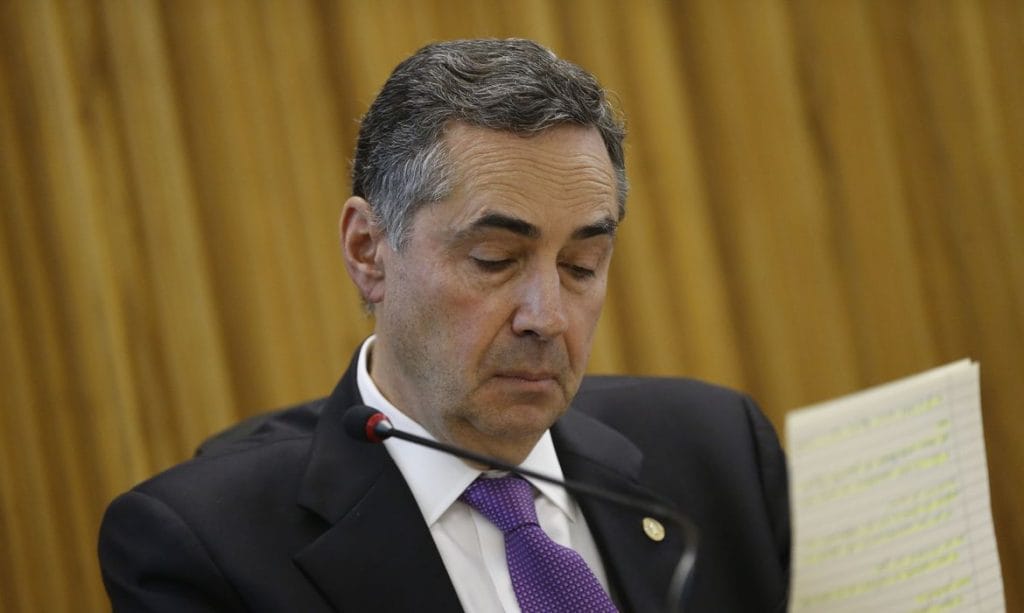 Ministro do STF proíbe campanhas contra isolamento da covid 19