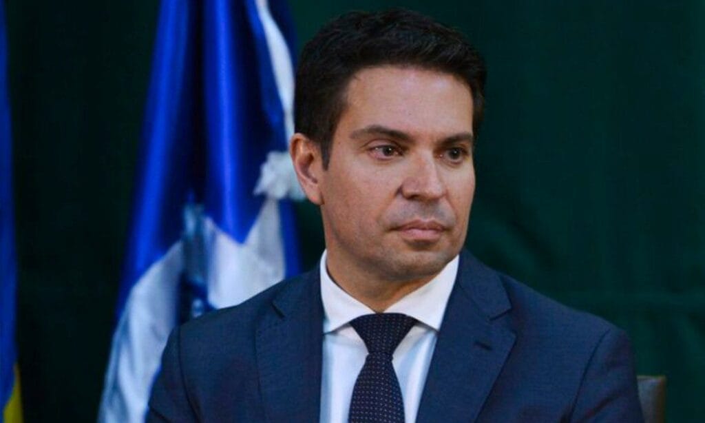 Ministro do STF suspende nomeação de Alexandre Ramagem