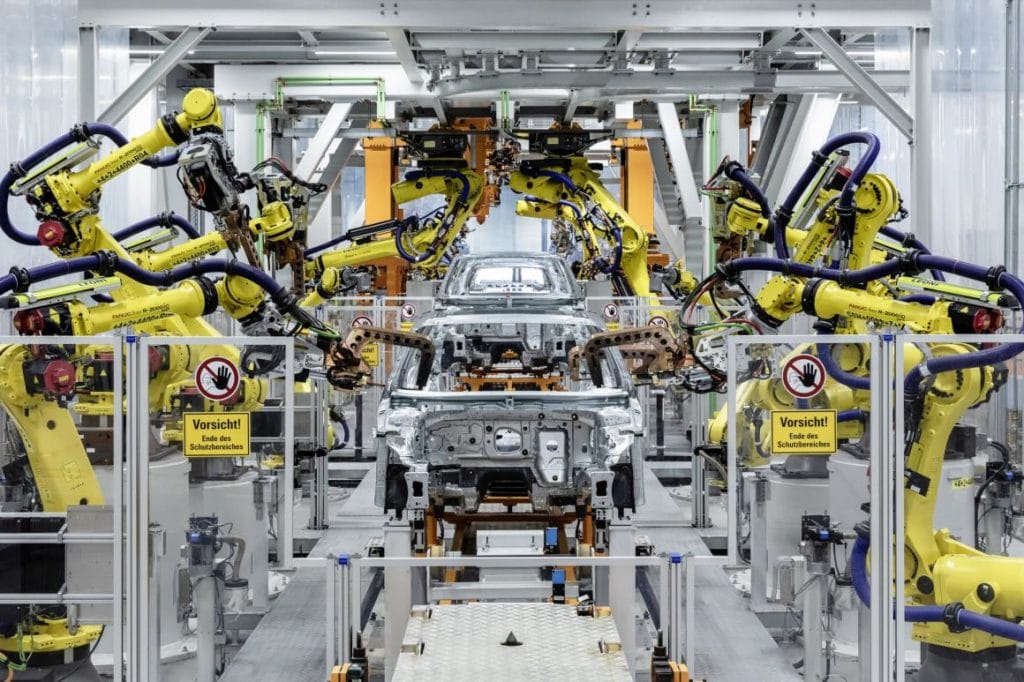 Montadoras voltarão a produzir carros na Europa