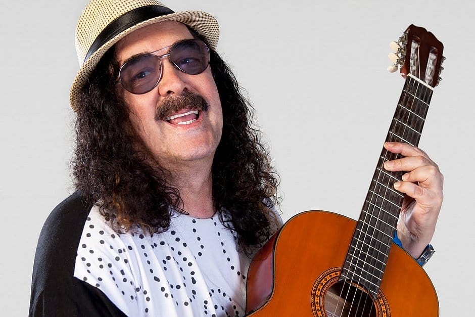 Morre Moraes Moreira primeiro cantor de trio elétrico