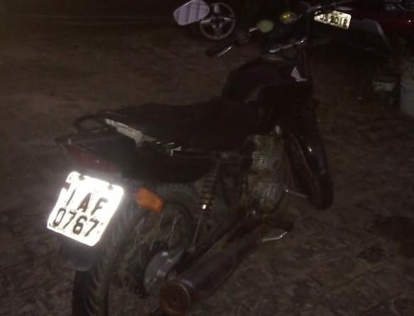 Motocicleta é preso com placa e chassi adulterados em Socorro