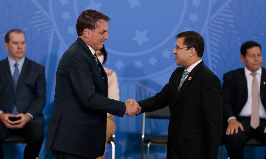 Novo ministro da Justiça promete atuação técnica e mais operações da PF