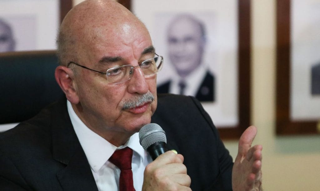 Osmar Terra chegou a se apresentar como ministro da Saúde a governadores diz coluna