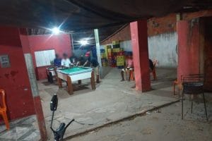 PM fecha estabelecimento comercial e apreende veículo em Lagarto