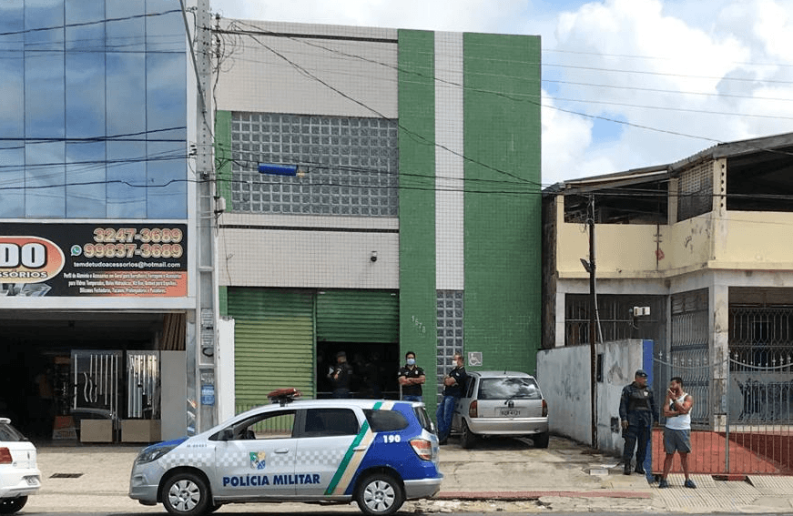 PM flagra academia funcionando no Siqueira Campos