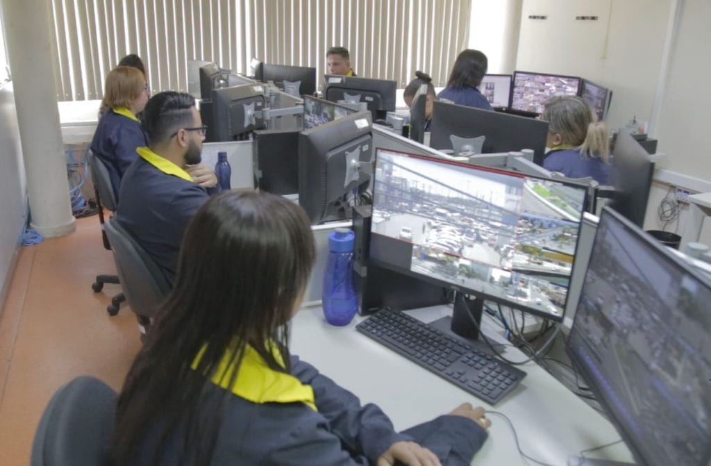 Polícia usa videomonitoramento para identificar aglomerações de pessoas em Aracaju