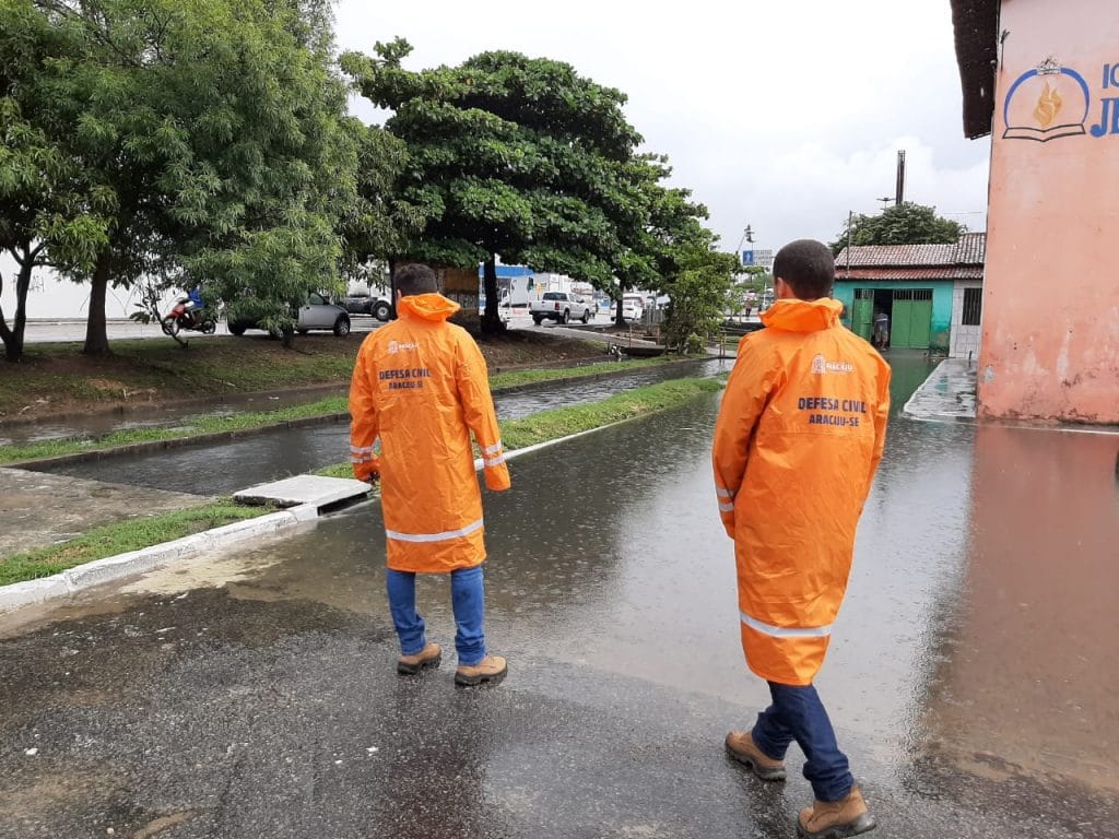 Praça da Imprensa e Bugio estão entre localidades mais afetadas pela alta da maré