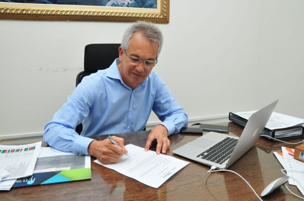 Prefeito de São Cristóvão encaminha projeto que reduz salário de comissionados